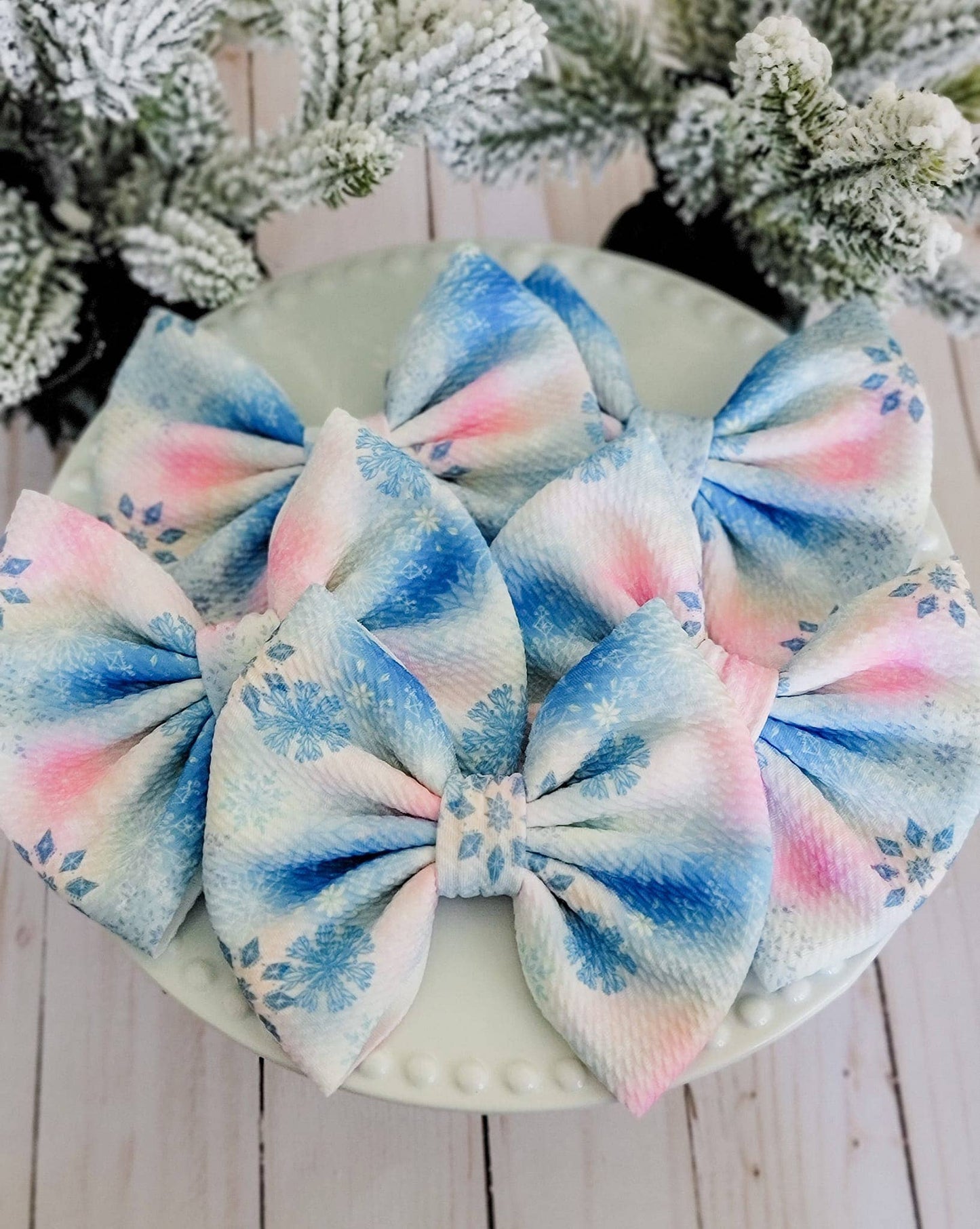 Blushing Frost Savannah Bow