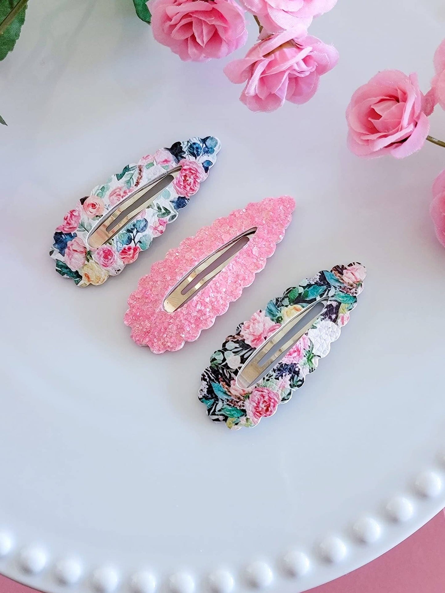 Blush Garden 2.5" Scallop Teardrop Snap Clip 3pack
