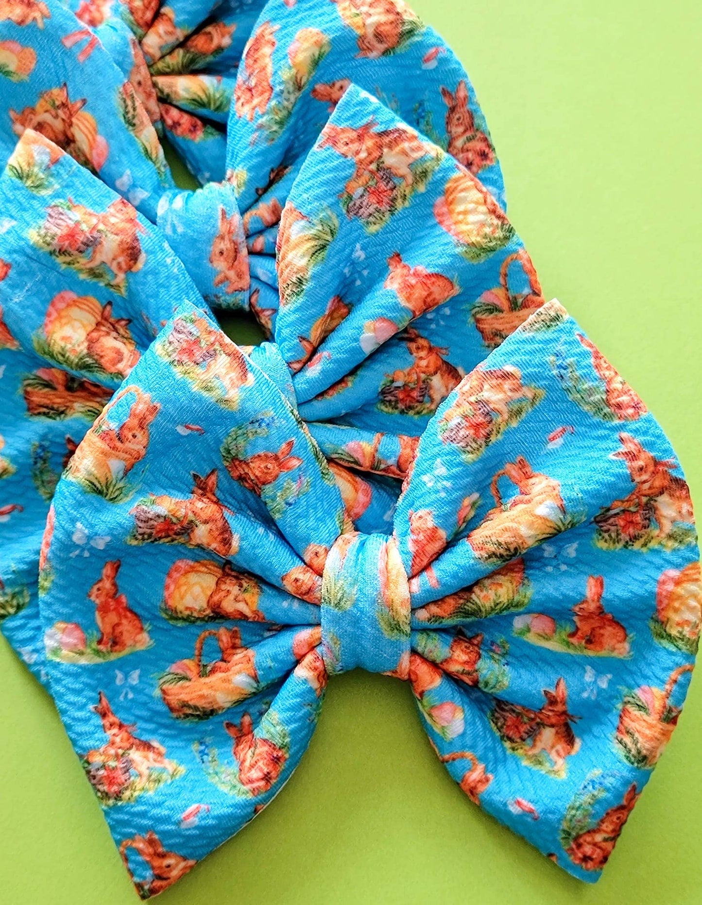 Savannah Bow-Vintage Bunnies